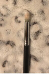 Eyeshadow crease brush