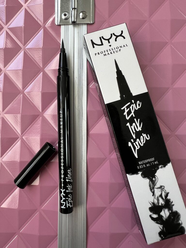 Best eyeliner for oily eyelids you should check out! Makeup Me