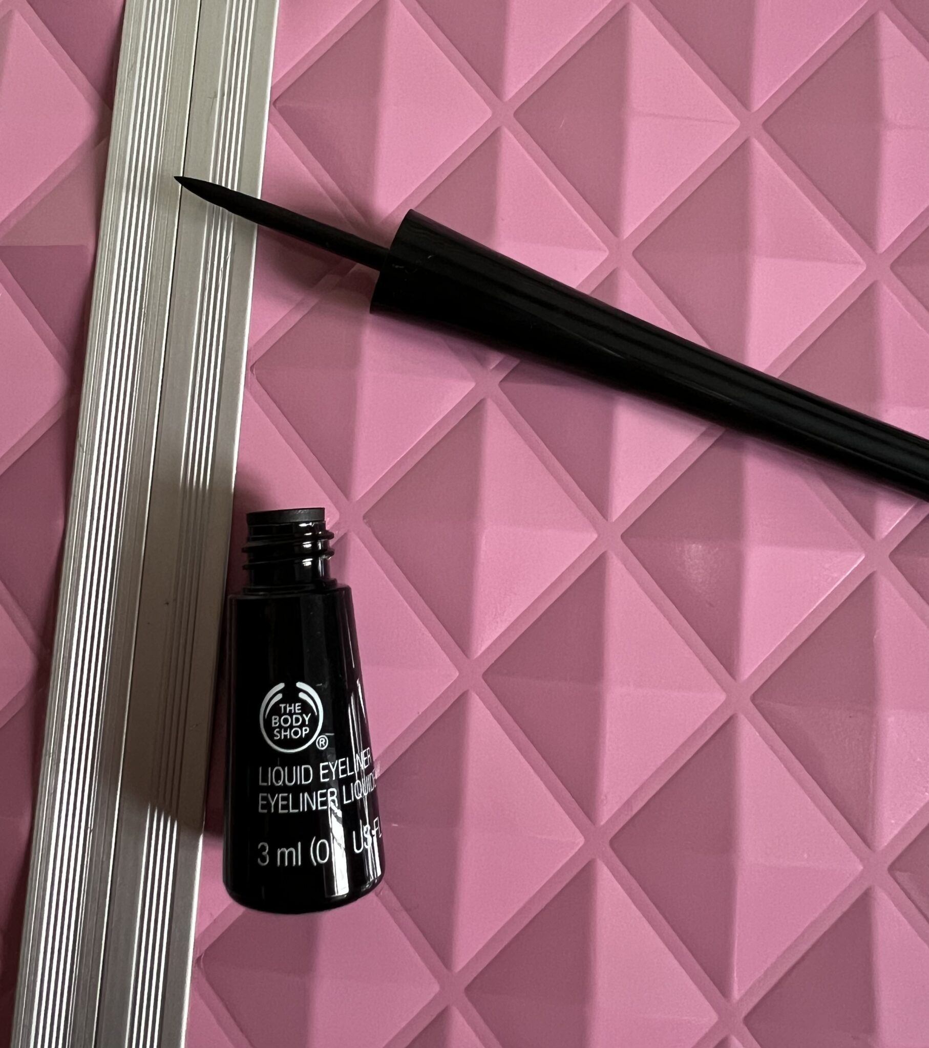The body shop liquid eyeliner review Worth it? Makeup Me