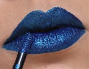 attention grabbing blue lipstick 